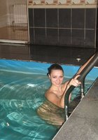 Компания девушек отдыхает в бане без одежды и купальников 3 фото Компания девушек отдыхает в бане без одежды и купальников 3 фото