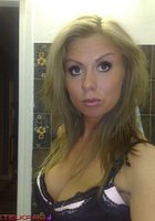 Гламурная женщина переодевается в сексуальные костюмы и прыгает на самотыке 18 фото Гламурная женщина переодевается в сексуальные костюмы и прыгает на самотыке 18 фото