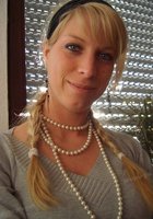 Красотка с косичками нарядилась для любимого 1 фото Красотка с косичками нарядилась для любимого 1 фото