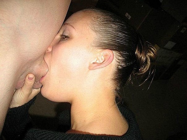 Подруги сосут длинные члены своих кавалеров 6 фотография