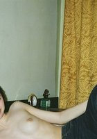 Дамочка лежит на кровати голой 38 фото Дамочка лежит на кровати голой 38 фото