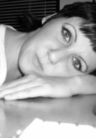 Сонная барышня делает селфи на телефон 7 фото Сонная барышня делает селфи на телефон 7 фото