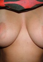 Мама светит большими дойками крупным планом перед бассейном 4 фото Мама светит большими дойками крупным планом перед бассейном 4 фото