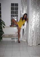 Мужик отодрал худую тайку в презервативе 1 фото Мужик отодрал худую тайку в презервативе 1 фото