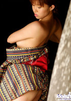 Стройная азиатка оголила красивые дойки для мужского журнала 5 фото Стройная азиатка оголила красивые дойки для мужского журнала 5 фото