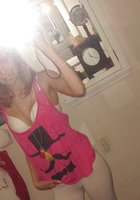 18 летняя стройняшка делает селфи стоя голышом перед зеркалом 4 фото 18 летняя стройняшка делает селфи стоя голышом перед зеркалом 4 фото