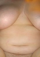 Голые толстухи красуются дома большими дойками и жопами 15 фото Голые толстухи красуются дома большими дойками и жопами 15 фото