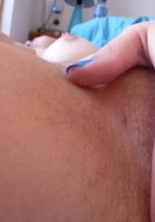 Сучка с пирсингом в сосках светит телом в трусиках и голая у штор 1 фото Сучка с пирсингом в сосках светит телом в трусиках и голая у штор 1 фото