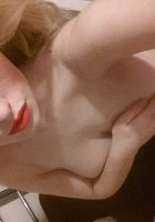 Голубоглазая блондинка делает селфи больших сисек и попки 10 фото Голубоглазая блондинка делает селфи больших сисек и попки 10 фото