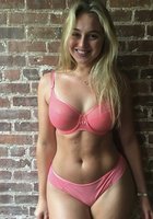 Полненькие девушки с мясистыми попками и сиськами в нижнем белье 8 фото Полненькие девушки с мясистыми попками и сиськами в нижнем белье 8 фото