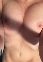 Молодые аматорши хвастаются голыми сиськами в интернете 4 фото Молодые аматорши хвастаются голыми сиськами в интернете 4 фото