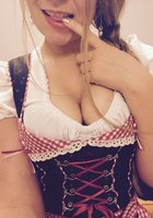 Грудастая немка с Октоберфеста разделась перед вебкой 1 фото Грудастая немка с Октоберфеста разделась перед вебкой 1 фото