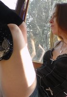 Молодая мамка в трусиках развратничает на балконе 11 фото Молодая мамка в трусиках развратничает на балконе 11 фото