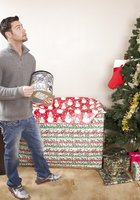 Рождественский секс силиконовой милфы и ее молодого ухажера 1 фото Рождественский секс силиконовой милфы и ее молодого ухажера 1 фото