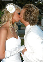 Первая брачная ночь зрелого жениха и невесты неформалки 1 фото Первая брачная ночь зрелого жениха и невесты неформалки 1 фото