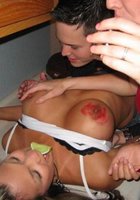 Молодые студентки на вечеринки напились пива и начали показывать голые сиськи 17 фото Молодые студентки на вечеринки напились пива и начали показывать голые сиськи 17 фото