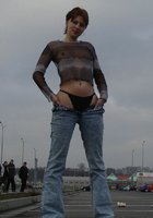 Рыжая шалава дразнит большими грудями в квартире 11 фото Рыжая шалава дразнит большими грудями в квартире 11 фото