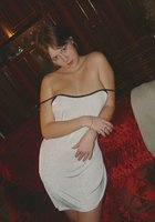 Рыжая шалава дразнит большими грудями в квартире 13 фото Рыжая шалава дразнит большими грудями в квартире 13 фото