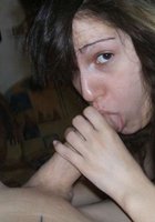 Крашенная брюнетка сосет стоячий хуй сожителя перед сном 5 фото Крашенная брюнетка сосет стоячий хуй сожителя перед сном 5 фото