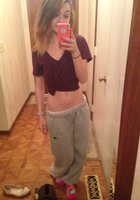 Развратные студентки раздеваются перед зеркалом и делают селфи для бойфрендов 1 фото Развратные студентки раздеваются перед зеркалом и делают селфи для бойфрендов 1 фото