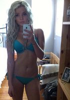 Развратные студентки раздеваются перед зеркалом и делают селфи для бойфрендов 17 фото Развратные студентки раздеваются перед зеркалом и делают селфи для бойфрендов 17 фото