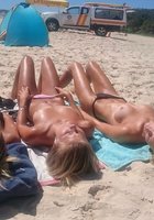 Подборка голых сисек молодых девушек, которые отдыхают на морях 1 фото Подборка голых сисек молодых девушек, которые отдыхают на морях 1 фото