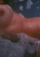 Подборка с телками, которые светят пышными буферами в ванне или душе 4 фото Подборка с телками, которые светят пышными буферами в ванне или душе 4 фото