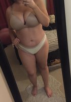 Толстые бабы демонстрируют свои животы и пышные сиськи перед камерой 9 фото Толстые бабы демонстрируют свои животы и пышные сиськи перед камерой 9 фото