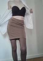 Стройная телка с упругими сиськами примеряет на себя разные наряды и показывает киску 1 фото Стройная телка с упругими сиськами примеряет на себя разные наряды и показывает киску 1 фото