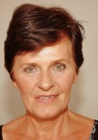 Зрелая баба с короткими волосами встала возле дивана и показала стриптиз 4 фото Зрелая баба с короткими волосами встала возле дивана и показала стриптиз 4 фото